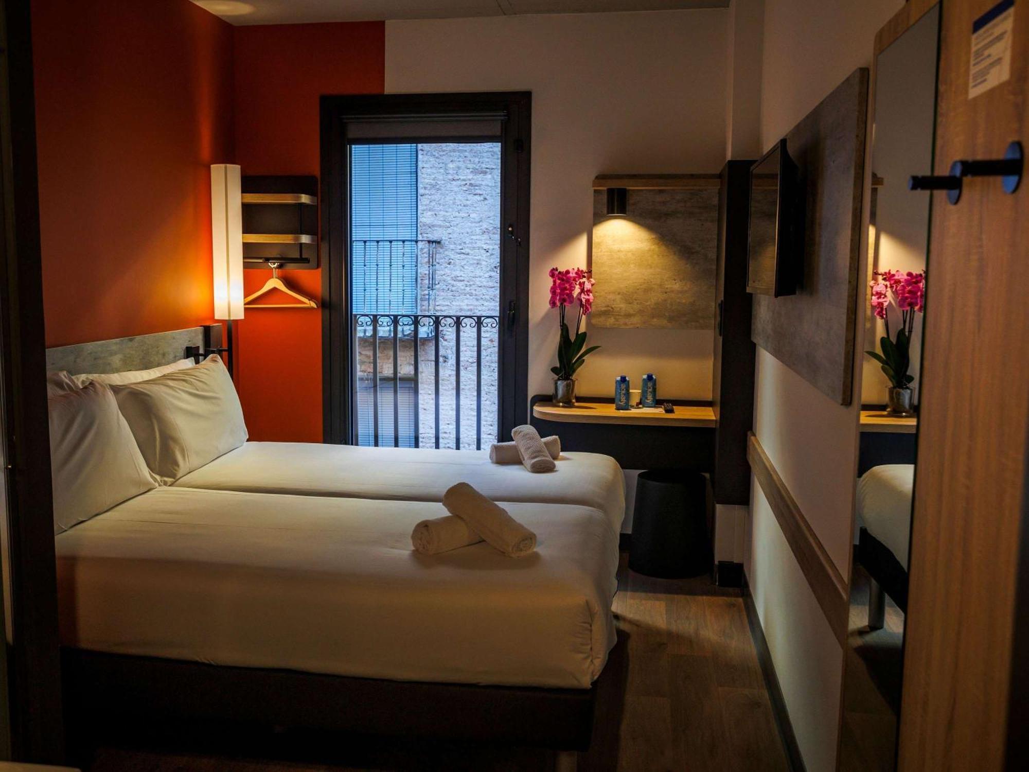 Ibis Budget Logrono Centro Exterior foto
